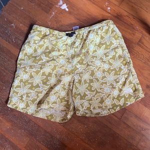 THE NORTH FACE GREEN FLORAL SHORTS 🩳